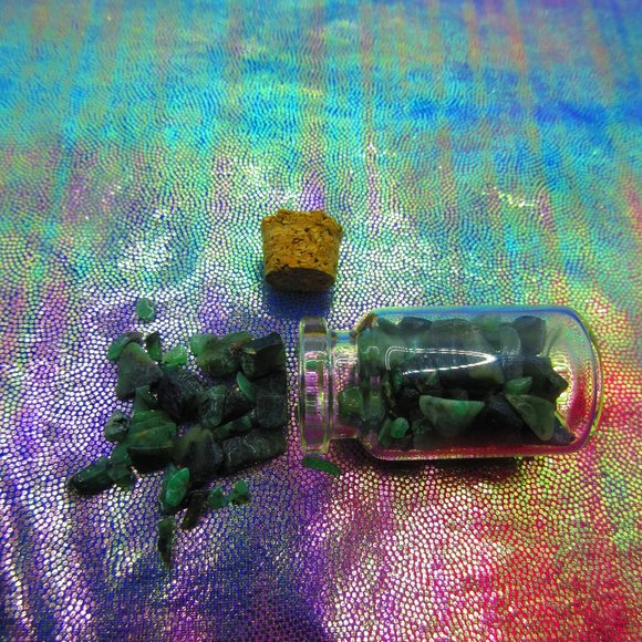 Emerald Gemstone Chips In A Bottle Embellishments Natural - Picture 2 of 3